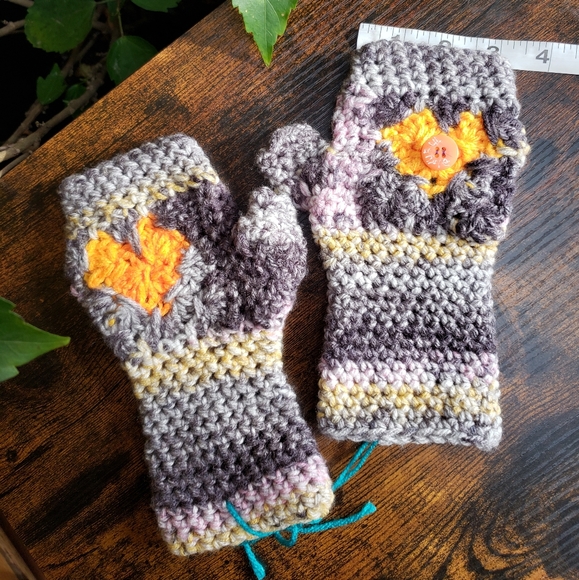 NWT* Handmade Fingerless gloves💜 super soft acrylic yarn, MarpleMade Designs, - Picture 3 of 9
